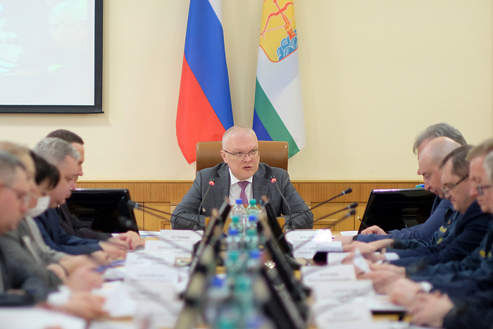 Губернатор Александр Соколов поручил усилить контроль за пожарной обстановкой в лесах