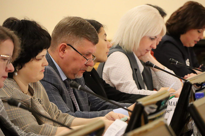 В Кировской области ведется разработка программы «Семья и дети»