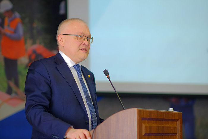 Александр Соколов: сегодня учителя ведут борьбу на идеологическом фронте 