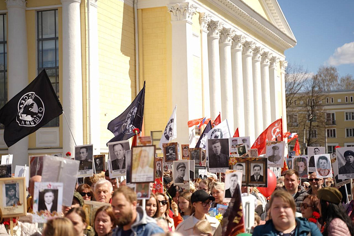 В Кирове прошла колонна «Бессмертного полка»