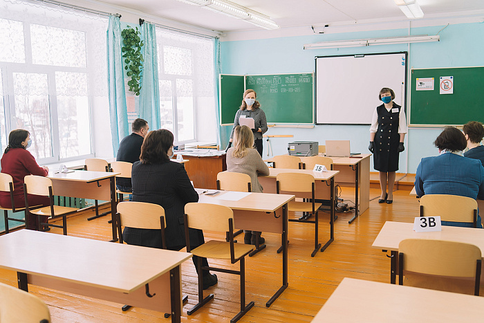 Родители выпускников проверили свои знания по русскому языку