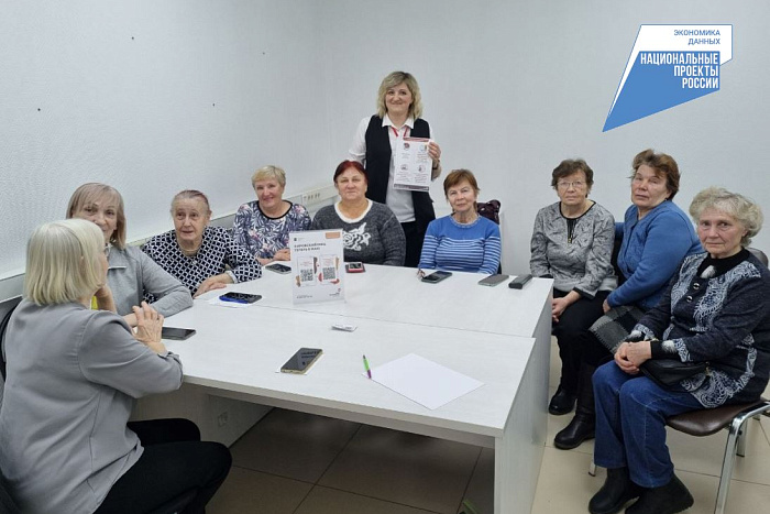 В Кировской области старшее поколение осваивает возможности мессенджера МАХ