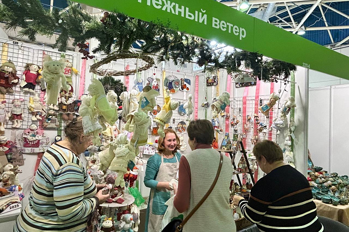 Мастера из Новогодней столицы России привезли на выставку в Москву подарки
