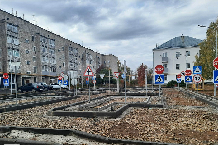 В Сосновке по нацпроекту создают площадку для изучения ПДД 