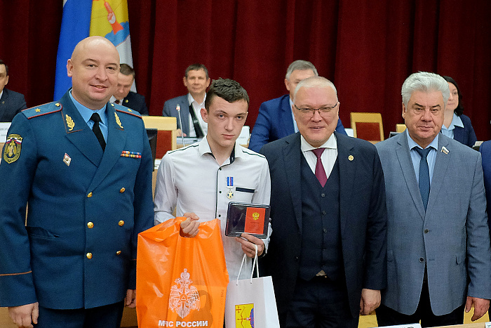 Кировские учащиеся отмечены памятной Медалью Совета Федерации РФ «За проявленное мужество»