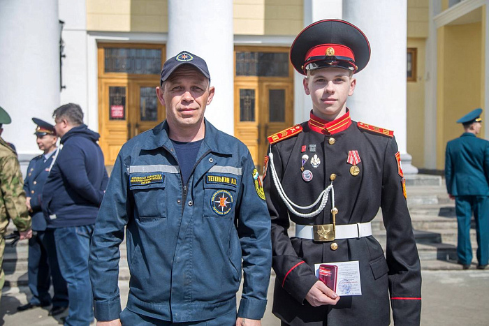 Кировский кадет спас человека из огня