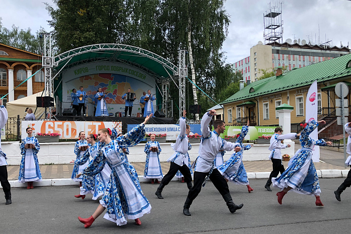 Коллектив из Вологды «Русский север» поздравил Киров с 650-летием