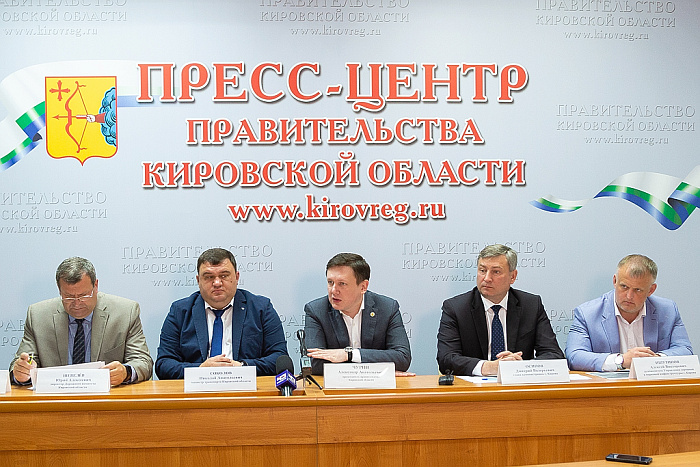 Кировская область планирует увеличить объемы ремонта дорог и мостов в рамках нацпроекта БКАД