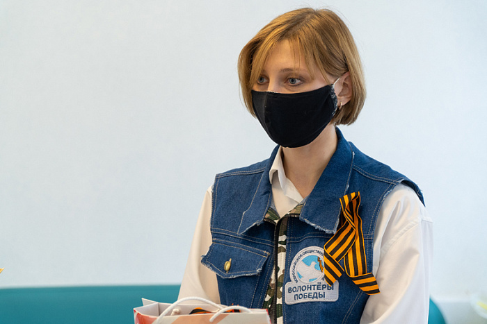 Георгиевские ленточки вручили пациентам медицинских учреждений