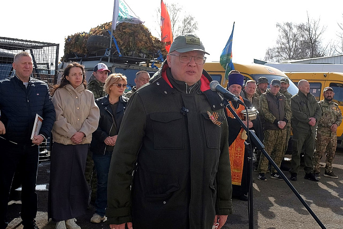 Кировским бойцам на СВО отправили 14 автомобилей