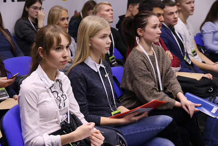 Участники программы «Ты – предприниматель» презентовали свои проекты бизнесменам Кирова