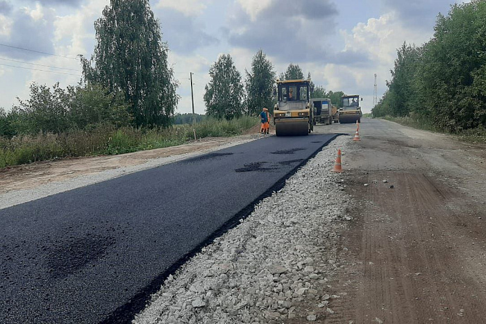 На автодороге Фалёнки – Леваны началась укладка асфальта