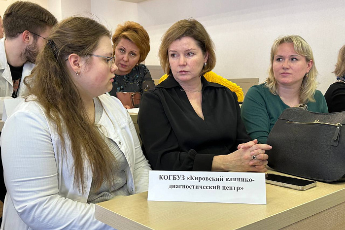 Кировские студенты-медики встретились с будущими работодателями