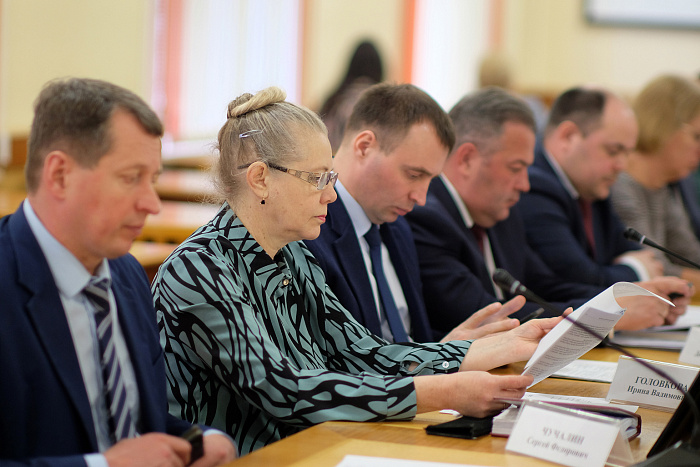 Губернатор Александр Соколов поручил усилить контроль за пожарной обстановкой в лесах