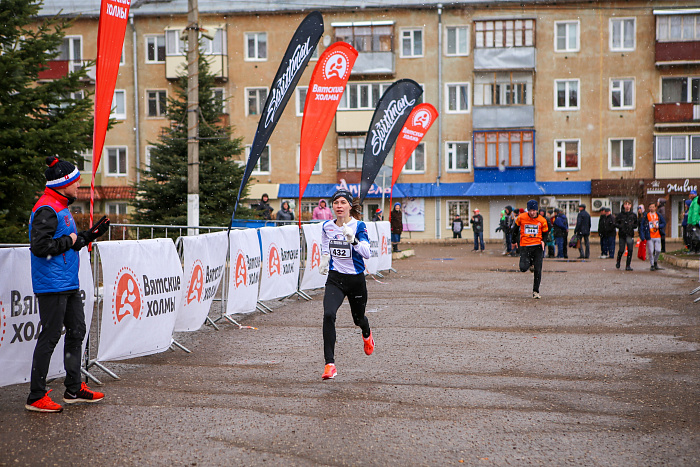 На старт забега Поляны RUN приехали участники из 8 регионов России