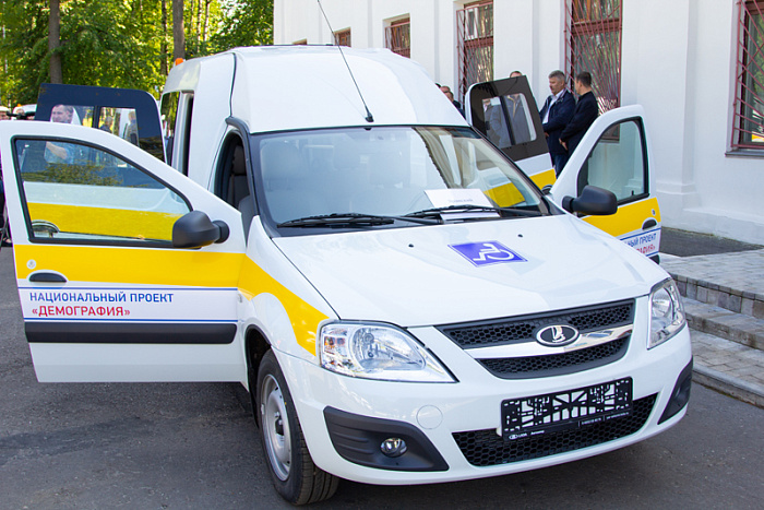 Благодаря мультидисциплинарным бригадам помощь пожилым гражданам и инвалидам в Кировской области становится более доступной