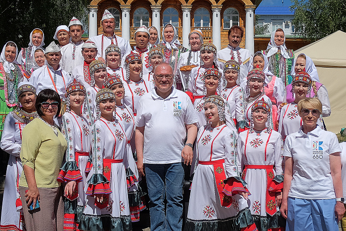 Артисты из Чувашии познакомили кировчан со своей культурой