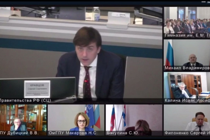 Сергей Кравцов положительно оценил систему образования в Кировской области