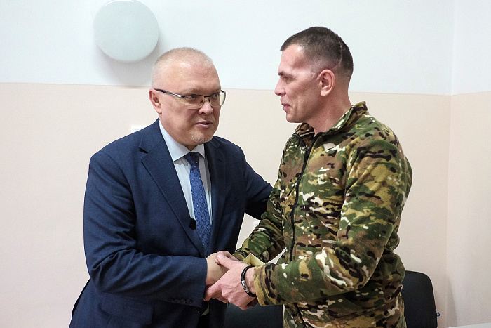 Александр Соколов навестил бойцов СВО в кировском госпитале