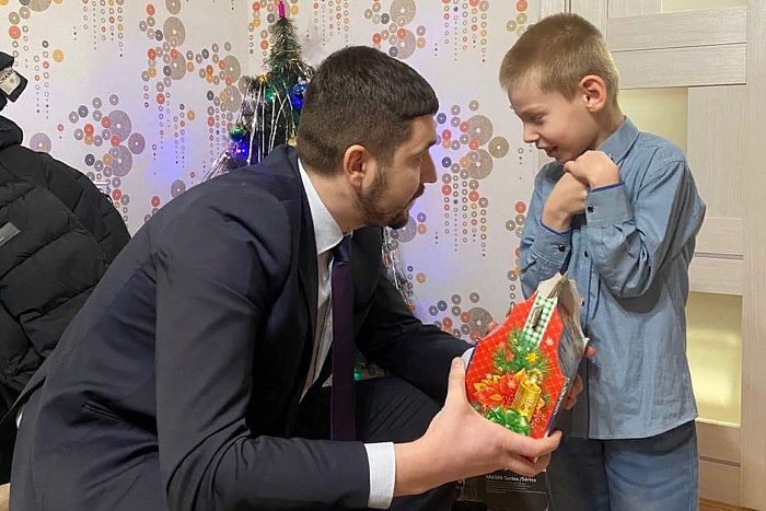 Члены правительства Кировской области исполнят мечты 44 детей в ходе акции «Ёлка желаний»