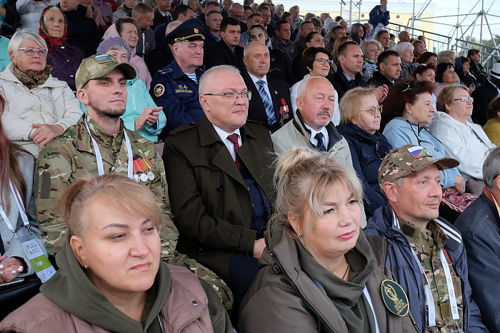 В Кирове проходит гала-концерт фестиваля «Город добрых соседей»