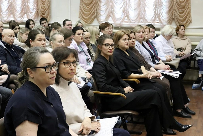 Более 450 абитуриентов посетили Единый день открытых дверей в Кировском медицинском колледже