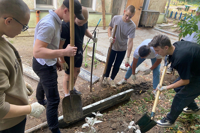 Молодёжь помогает в подготовке к 650-летию Кирова 