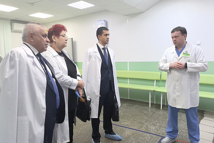 Общественники высоко оценили уровень условий для пациентов в Центре травматологии
