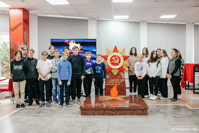 Школьники продолжают знакомиться с историей образовательных организаций региона
