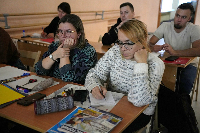 Художник Татьяна Коршунова провела мастер-класс по созданию афиши и плаката