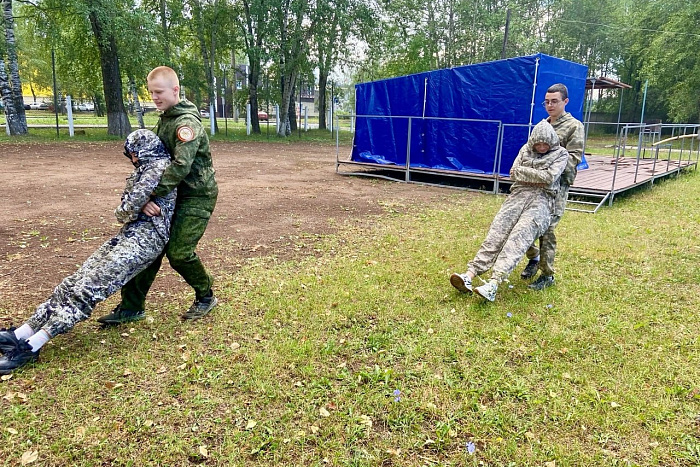 Зуевские школьники готовятся к окружному этапу Всероссийской военно-патриотической игры «Зарница 2.0»