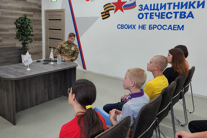 В Кирове стартовала акция «Служу Отечеству» в рамках проекта Знание.Герои