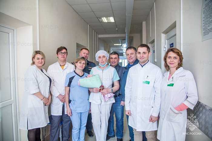 За спасение ребенка медсестра Кирово-Чепецкой ЦРБ награждена медалью МЧС России