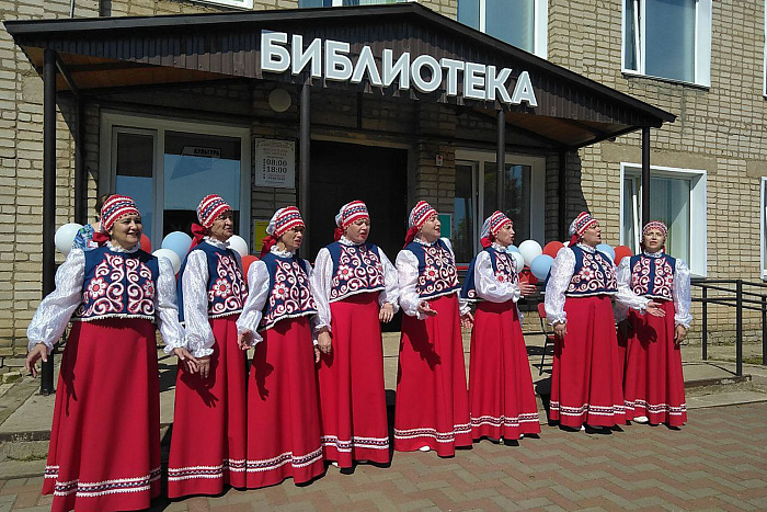 В Фаленках открылась библиотека нового поколения