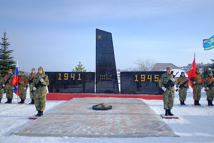 В селе Калинино Малмыжского района зажгли Вечный огонь