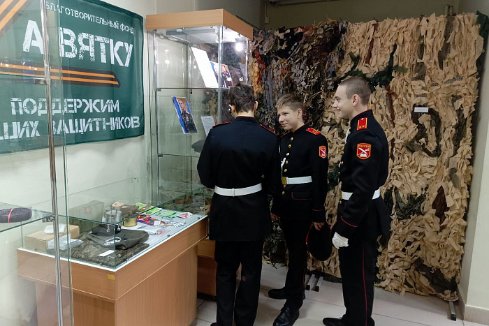 К Дню призывника в Кирове открылась выставка «Иду служить»