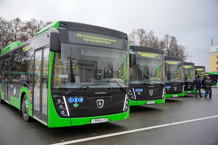 На маршруты города Кирова вышли новые автобусы