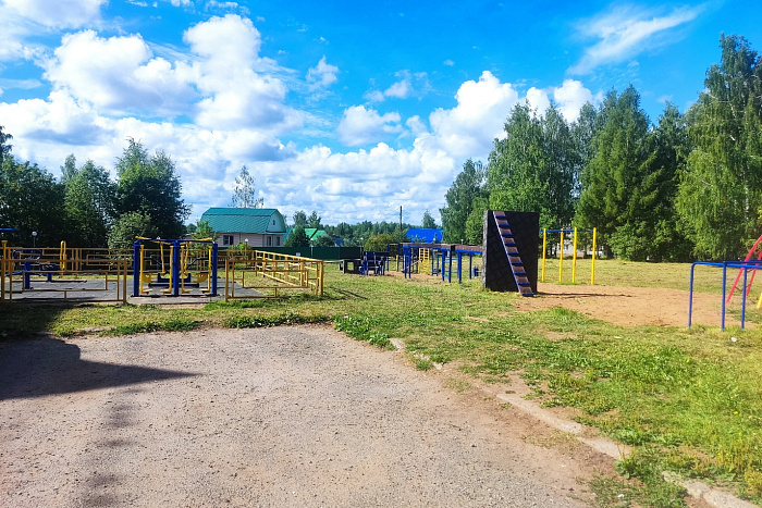 В Подгорцах в парке появилось уличное освещение