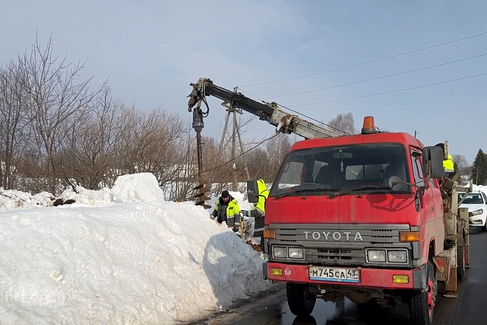 В Кумёнском районе завершается монтаж системы уличного освещения