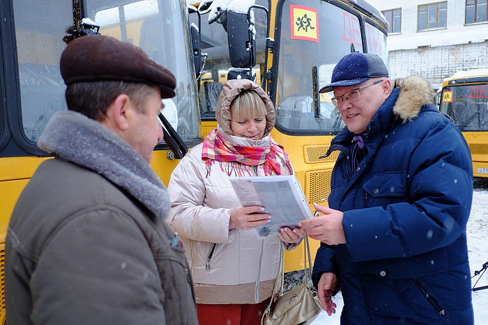 48 школьных автобусов передано в районы Кировской области