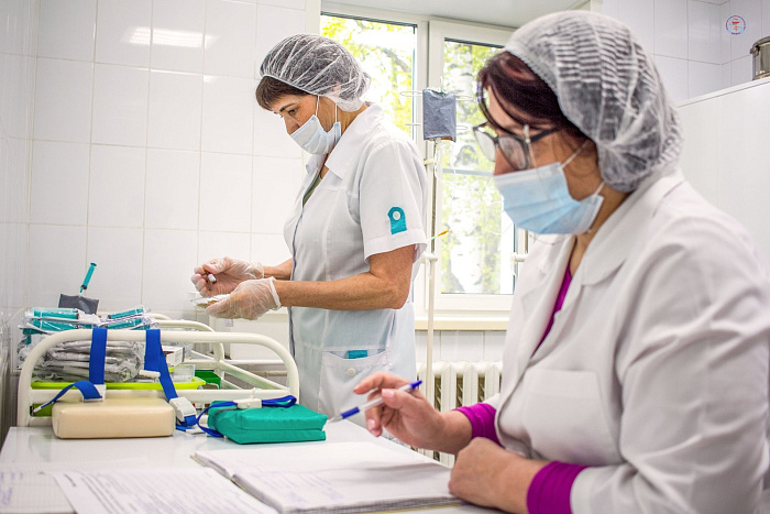 1000 пациентов ежегодно проходят лечение в дневном стационаре кировской больницы №7