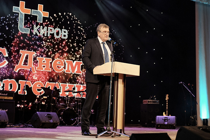 Игорь Васильев поздравил кировских энергетиков с профессиональным праздником