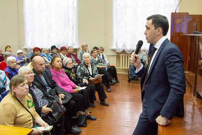 Соцблок правительства области продолжает встречи с населением по вопросам реализации нацпроектов в регионе