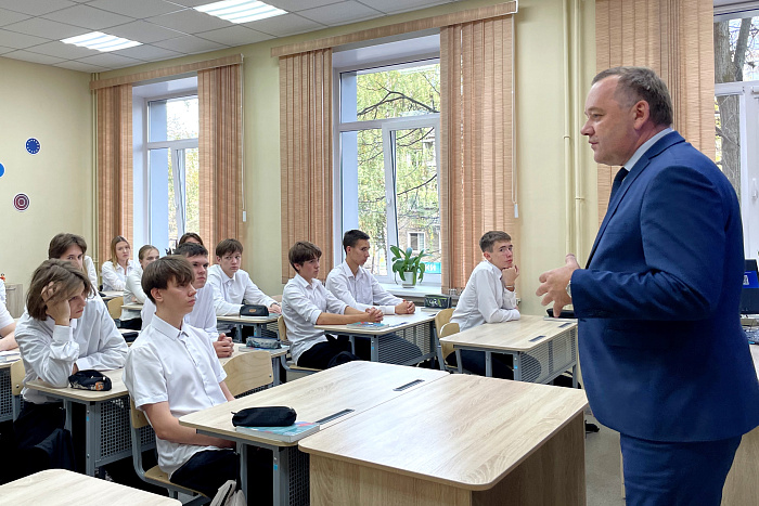 Кировские школьники узнали о правилах безопасности в цифровом мире
