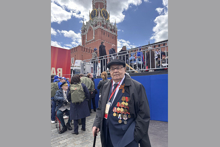 Кировский ветеран по приглашению Владимира Путина принял участие в Параде Победы