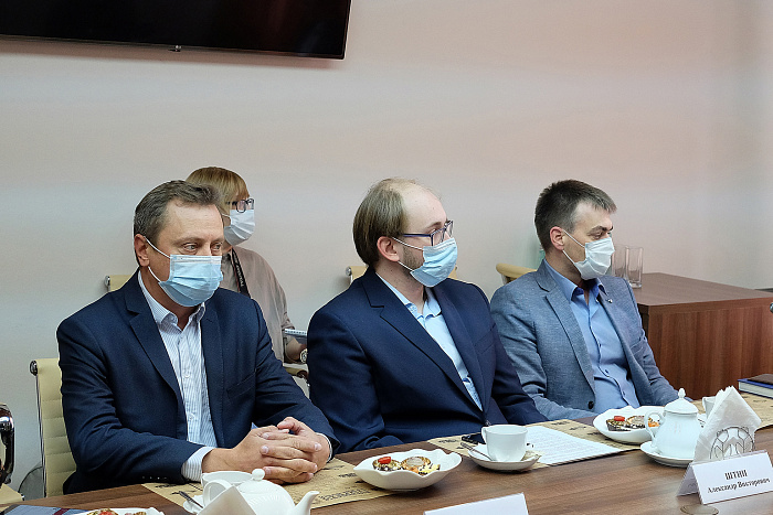 Александр Чурин обсудил с общественниками планы по развитию системы обращения с отходами