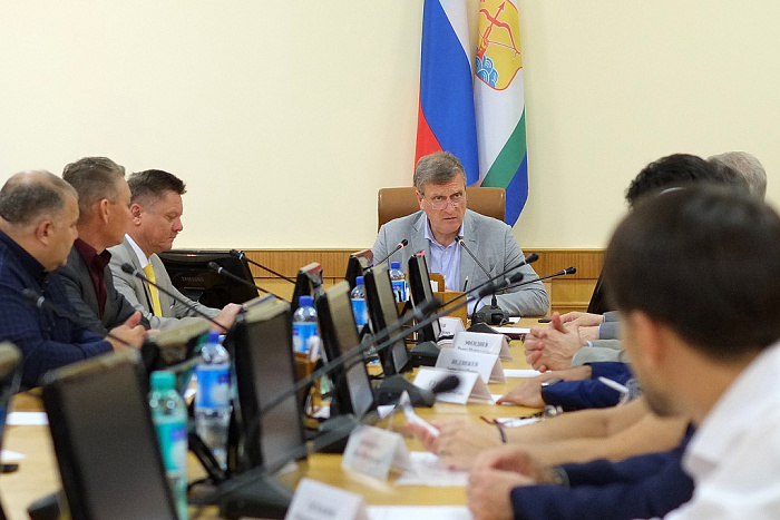 Игорь Васильев провёл совещание с представителями национальных сообществ