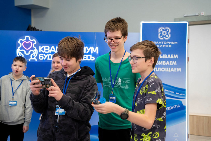 Рекордное число участников собрали соревнования «РобоСумо» в Кирове