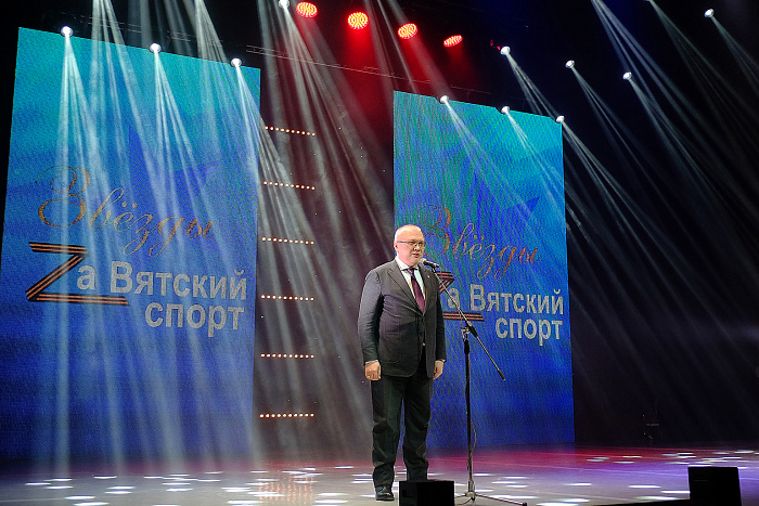Александр Соколов поздравил звезд вятского спорта