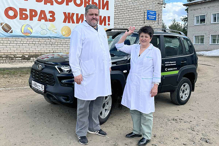 Врачу общей практики поселка Загарье вручили новый автомобиль 